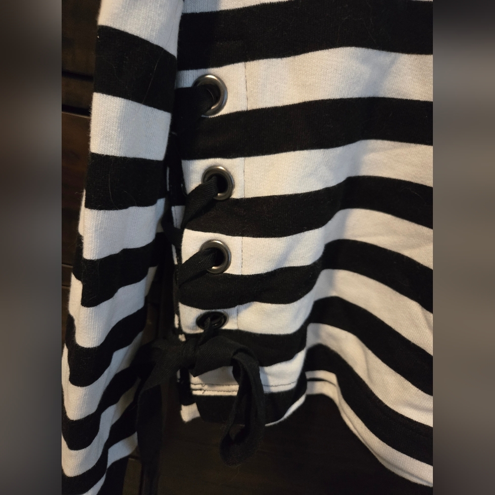 Striped Pullover - Picture 2 of 6